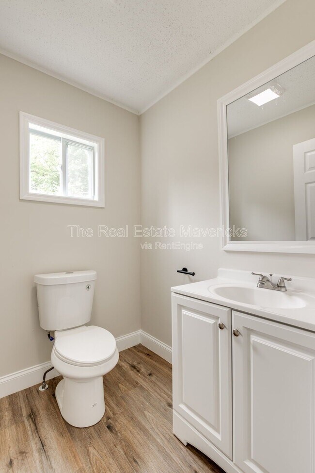 Building Photo - 1104 Indian Ave