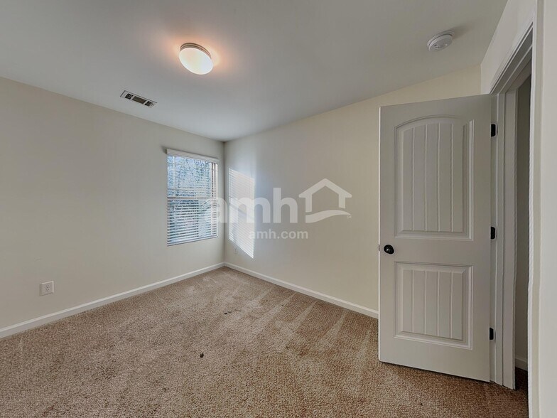 Building Photo - 4863 Clarkstone Dr