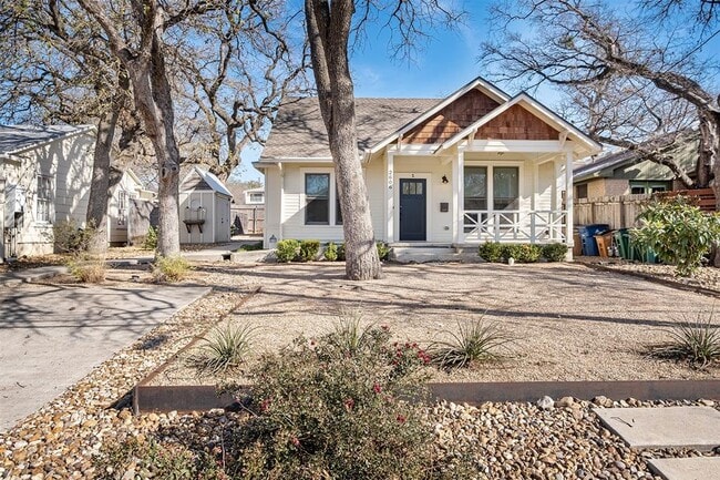 Building Photo - 2606 W 8th St