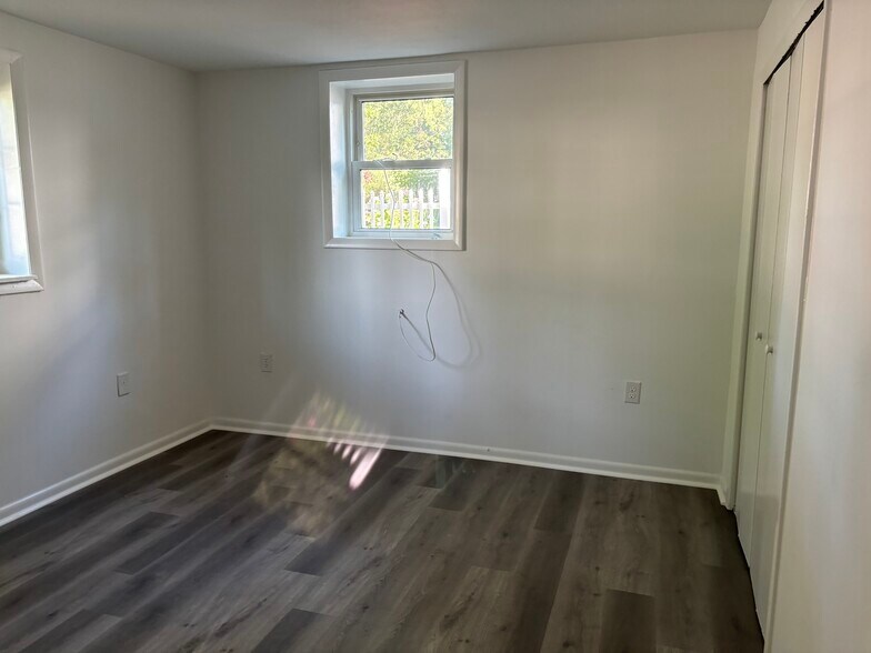 Building Photo - 6530 Watchspring Ct
