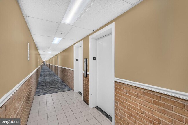 Building Photo - 5111 8th Rd S