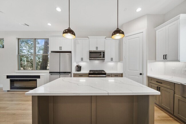 Building Photo - 5320 Creekmont Timbers Trl