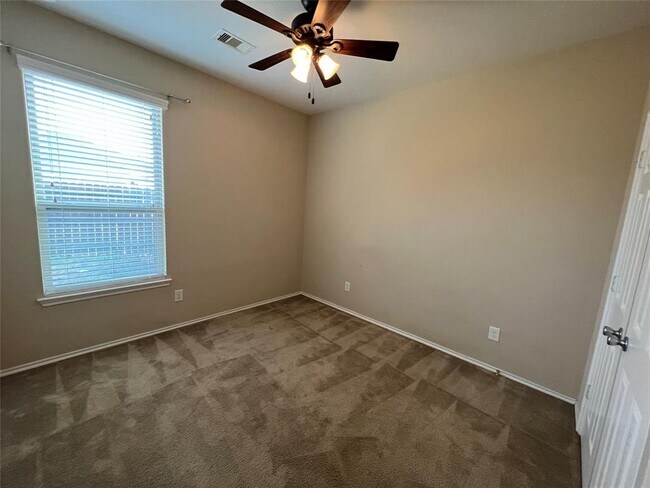 Building Photo - 16006 Arapaho Bend Ln