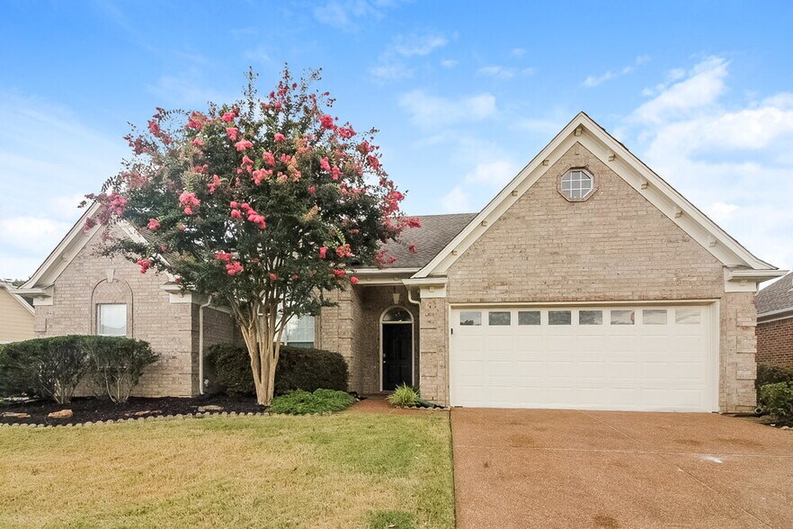 Primary Photo - 8315 Red Creek Dr