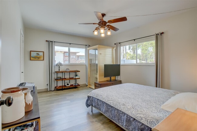 Building Photo - 1450 N Riverside Dr