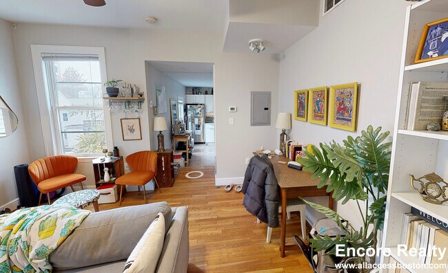 Building Photo - 13 Pleasant Pl