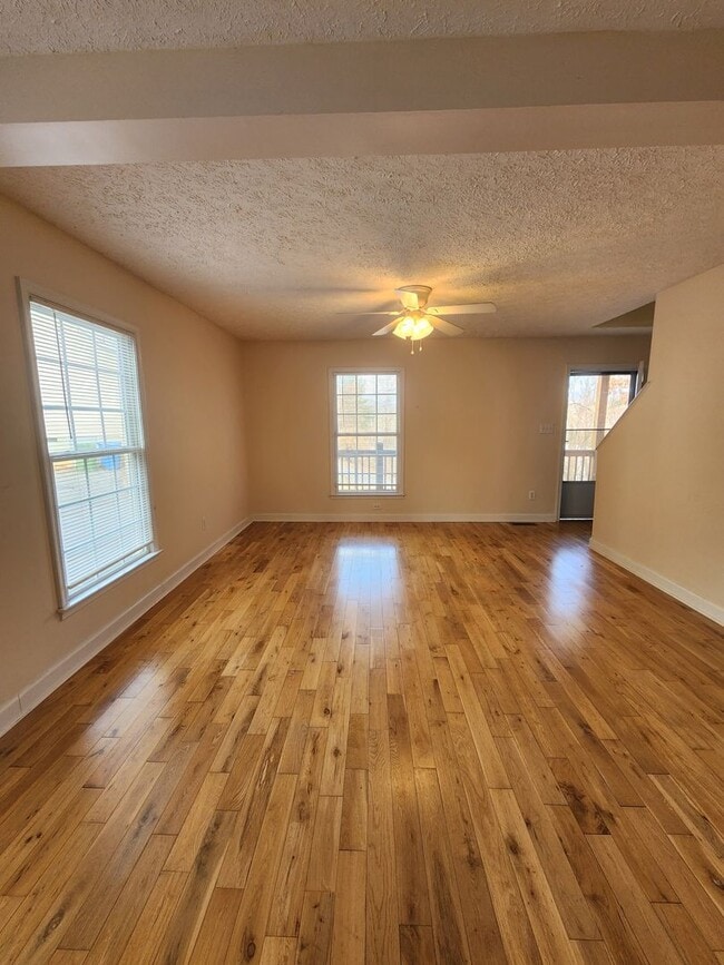 Building Photo - Asheville Rental!