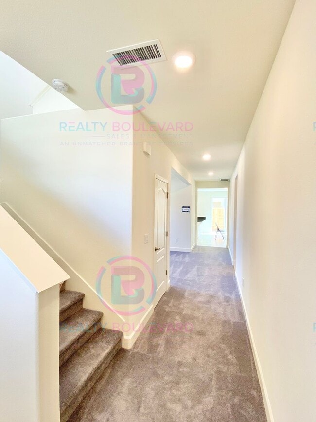Building Photo - 1127 Winter Hawk Wy