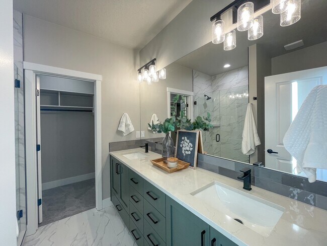 Building Photo - 6273 S Binky Ave