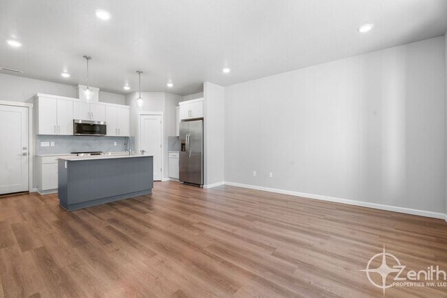 Building Photo - 16318 NE 20th St