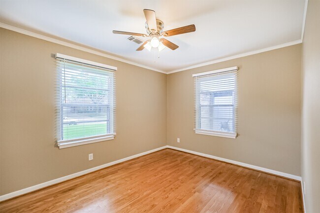 Building Photo - 4613 Braeburn Dr