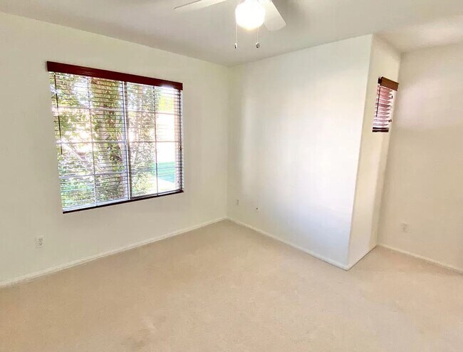 Building Photo - 3bed 3bath w/Pool La Quinta House for rent