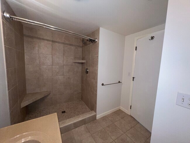 Building Photo - 1132 Windward Rd