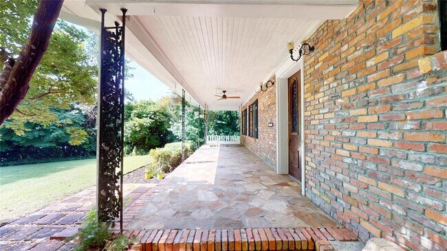 Building Photo - 3 Knob Hill Rd