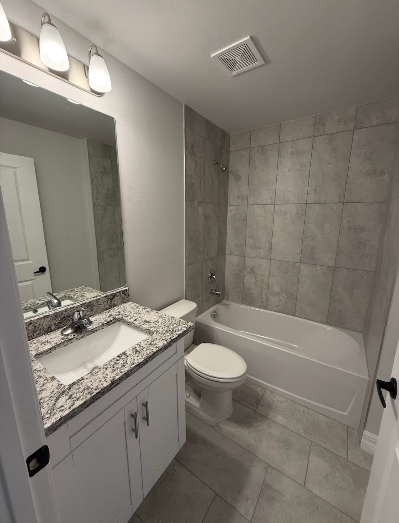 Building Photo - 6039 Latimer Ave