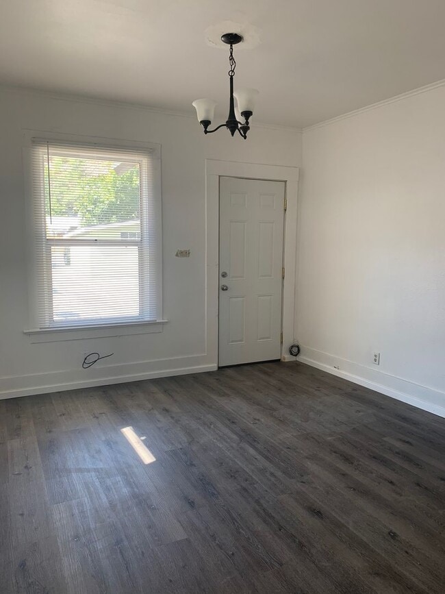 Building Photo - 1 bedroom 1 bath house located in Kellogg, Idaho.