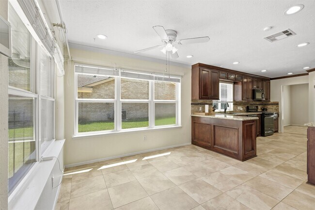 Building Photo - 3807 Glenwood Springs Dr