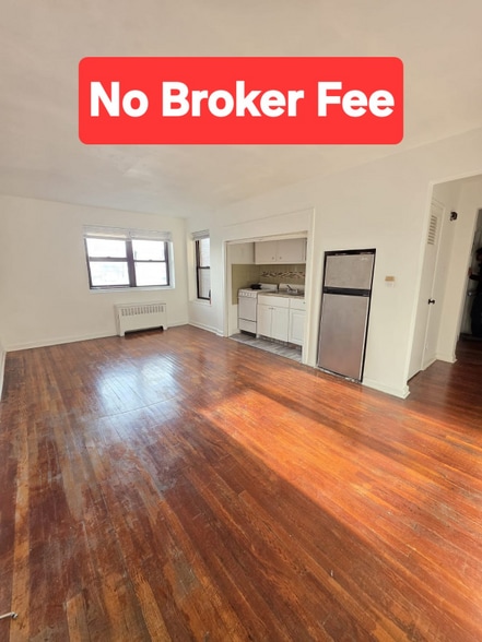 Building Photo - 165 Vroom St