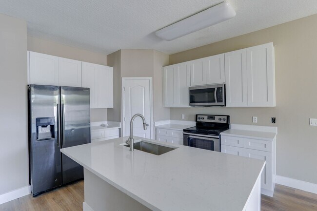 Building Photo - 2686 Gasparilla Cir