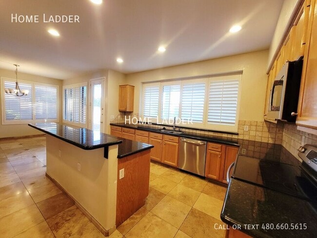 Building Photo - 4027 E Kirkland Rd