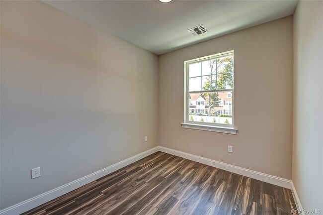 Building Photo - 1 Conklin St