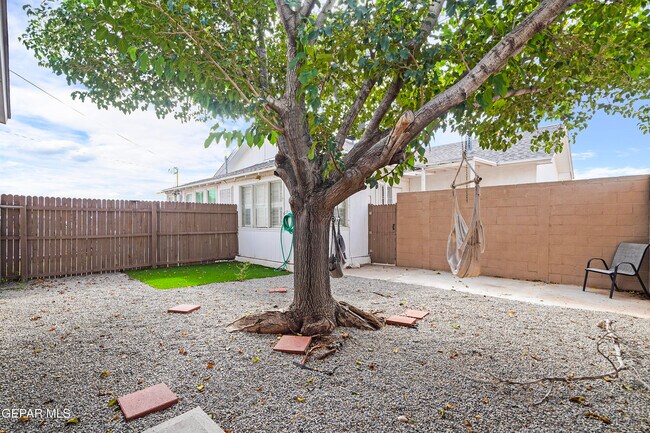 Building Photo - 3225 Fort Blvd