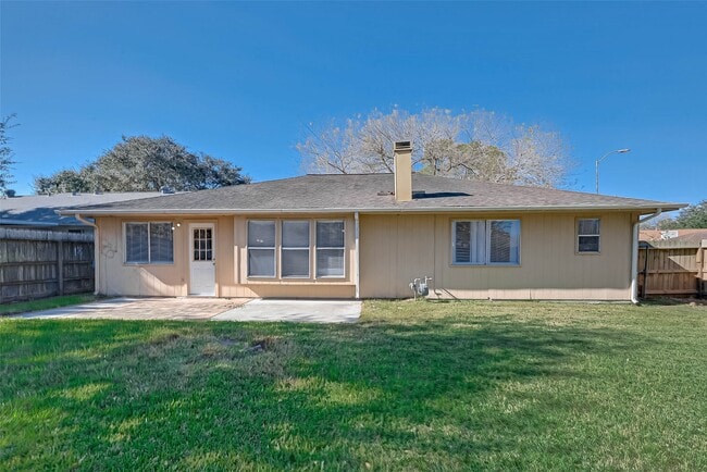 Building Photo - 1003 Shadow Mountain Dr