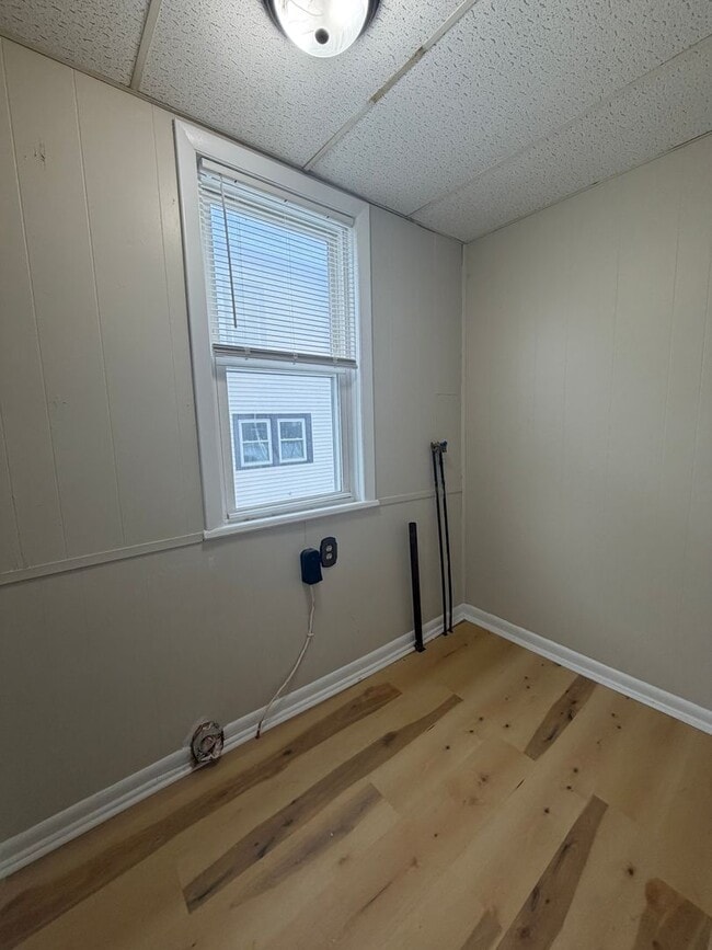 Building Photo - 27-29 Montgomery Ave