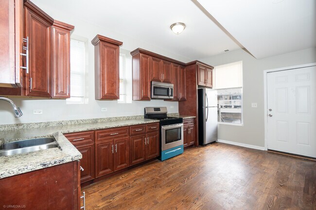 Building Photo - 4326 S Calumet Ave