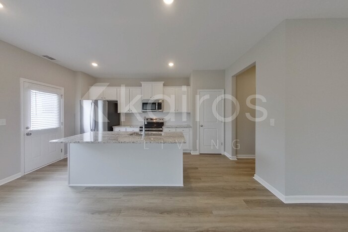 Building Photo - 933 Silent Barge Cv