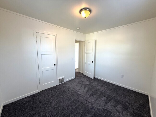 Building Photo - 1307 Perkins Ave