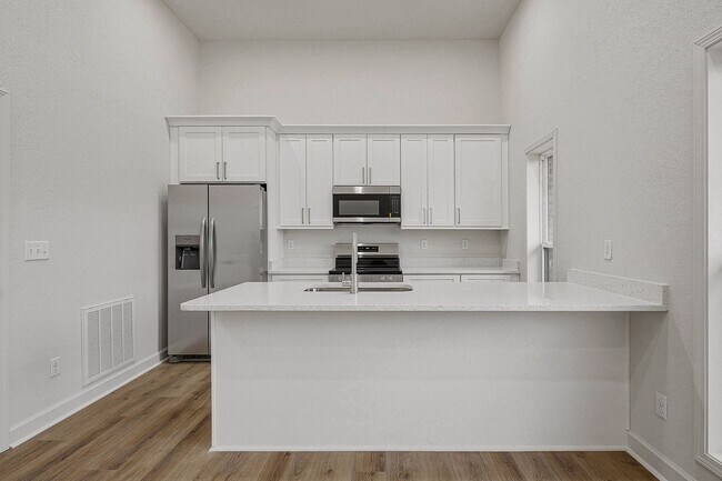 Building Photo - 401 Houghton St