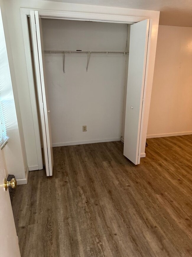 Building Photo - Yorktown School District