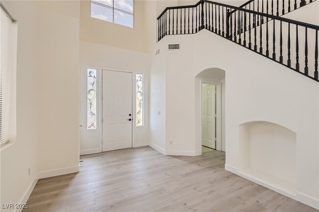 Building Photo - 10372 Turning Leaf Ave