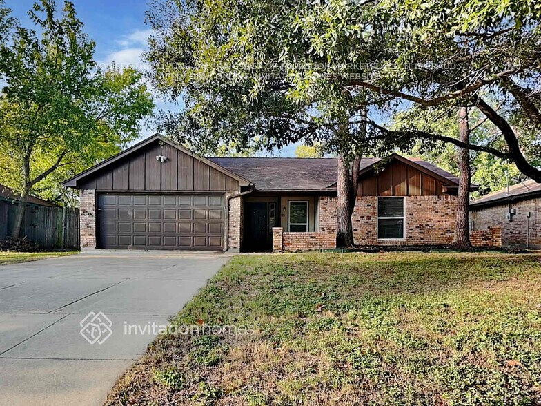 Primary Photo - 747 James Cir