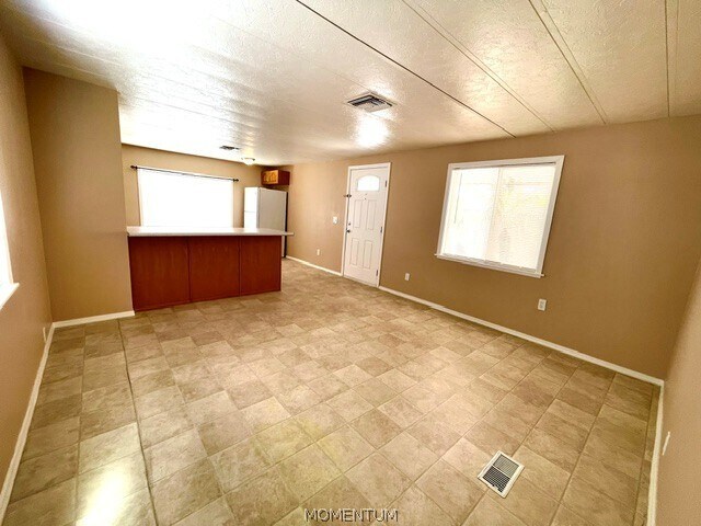 Building Photo - 803 Roadrunner Dr