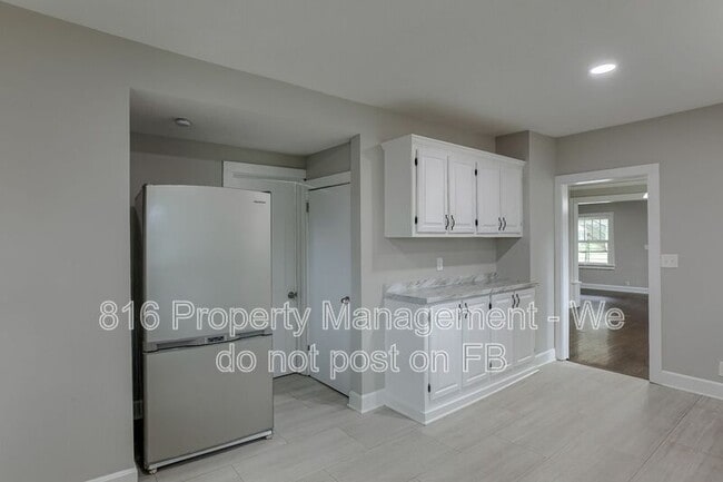 Building Photo - 2431 E 68th St