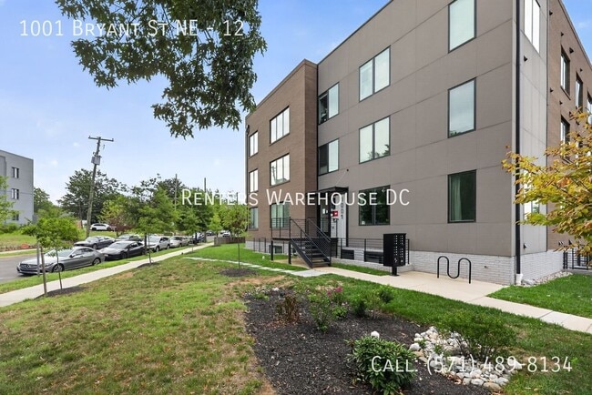 Building Photo - 1001 Bryant St NE