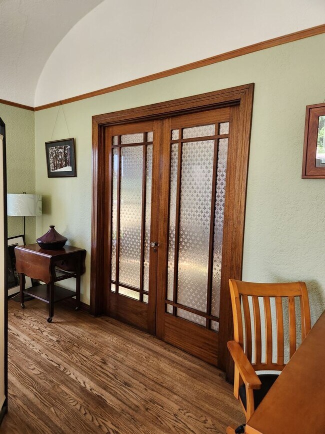 Building Photo - Furnished Room For Rent- Talmadge Dr./ Kensington