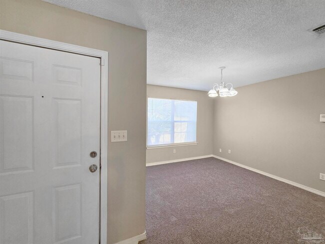Building Photo - 1638 Dee's Rd