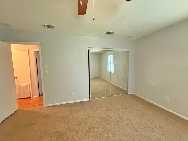 Building Photo - 5940 US-1