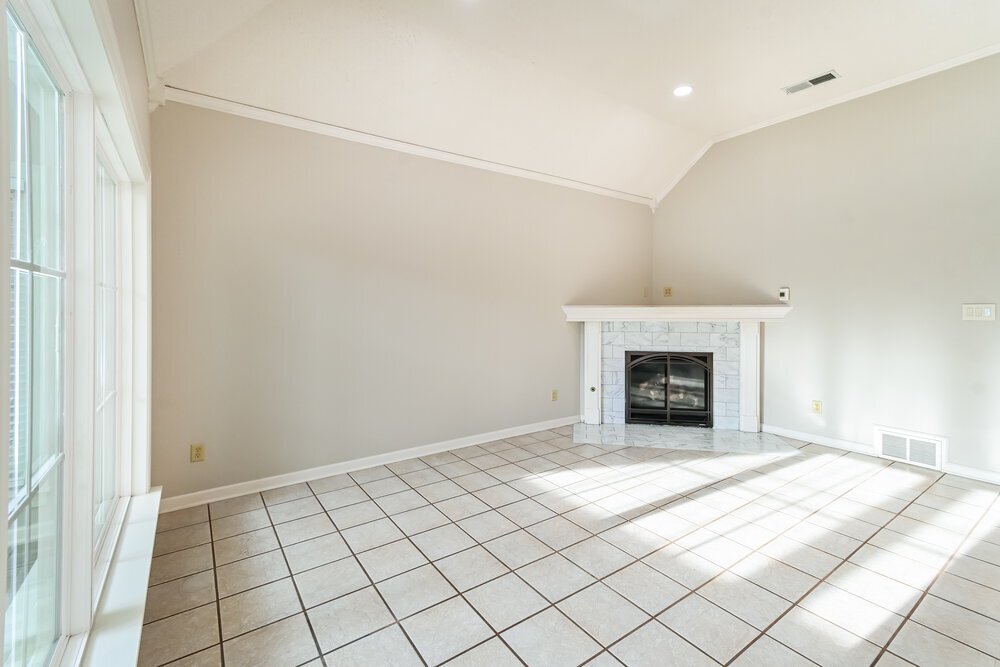 Building Photo - 95 Fairoaks Dr