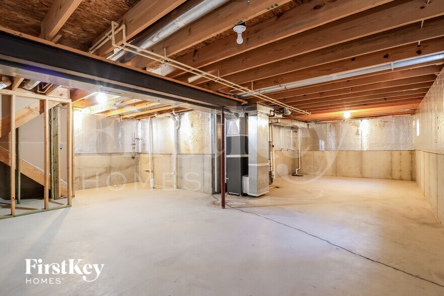 Building Photo - 53 Wooded Ridge Dr