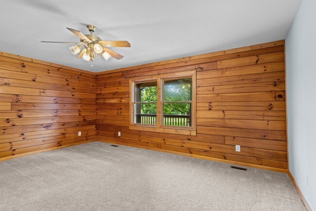 Building Photo - 126 George Jones Rd