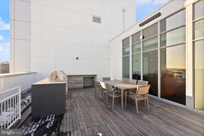 Building Photo - 925 N Fairfax St