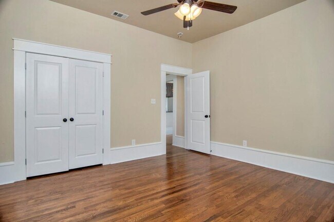 Building Photo - COMING IN APRIL! Darling Doll House is a must see!