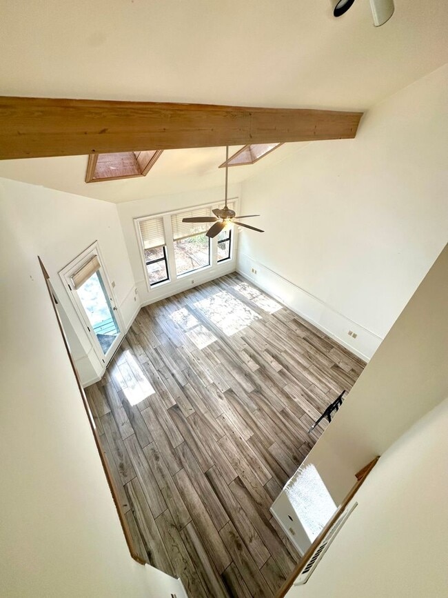 Building Photo - White Oak Common 3BR 2 1/2BA