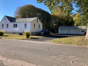 Building Photo - 915 Lindsay Ln