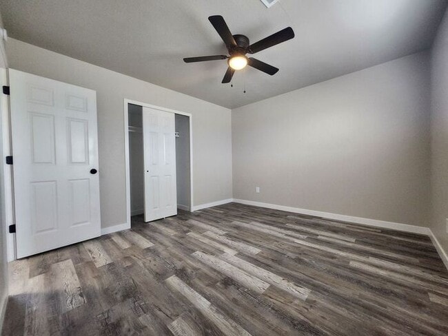 Building Photo - Remodeled 2-Bedroom | 1-Bathroom Upper-Lev...