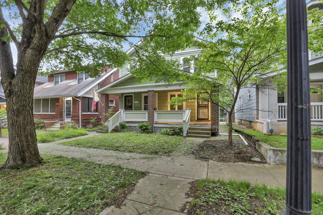 Building Photo - 1349 N 6th St